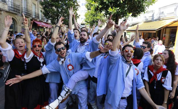 Artículos personalizados para fiestas locales: una forma de expresar tu identidad y tu pasión